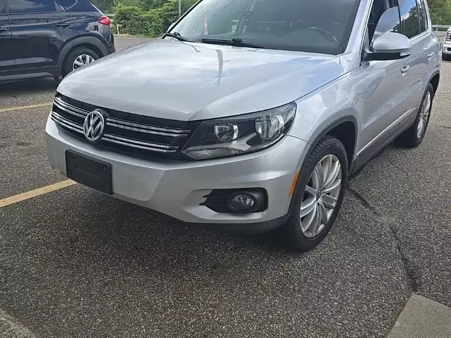 2015 Volkswagen Tiguan SEL photo 1