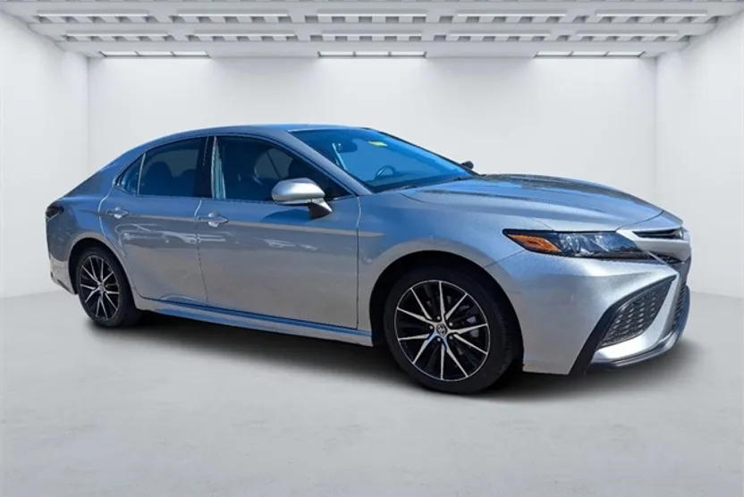 2023 Toyota Camry SE photo 1
