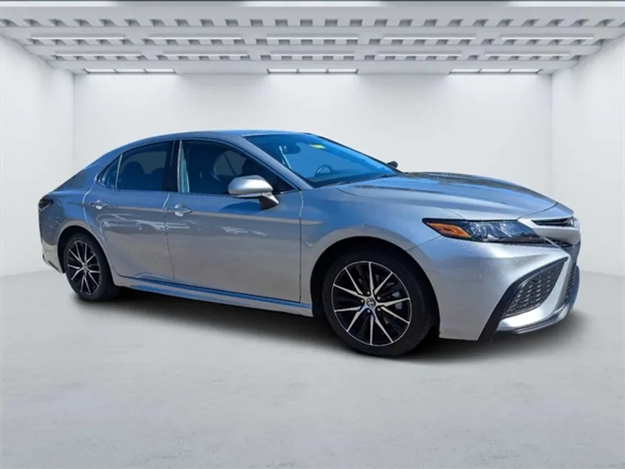 2023 Toyota Camry SE photo 1