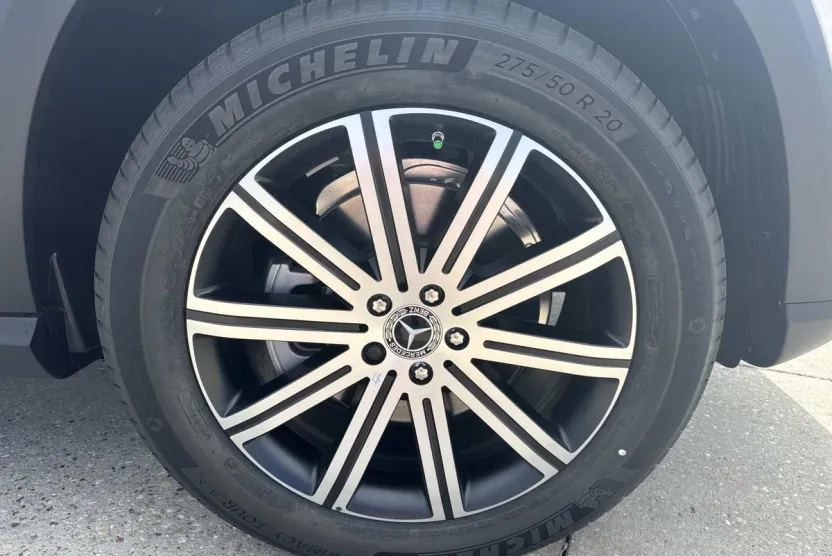 2026 Mercedes Benz GLE 350 4MATIC photo 1