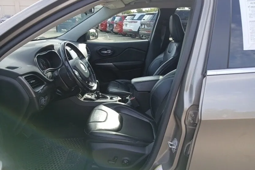 2020 Jeep Cherokee Latitude photo 1