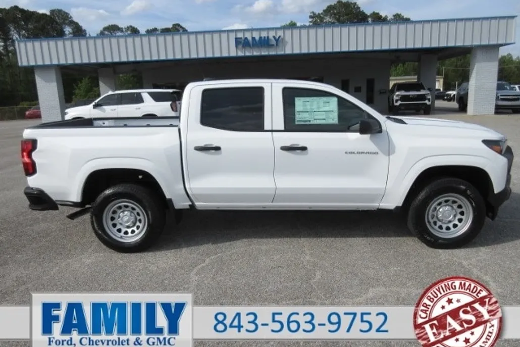 2025 Chevrolet Colorado LT photo 1