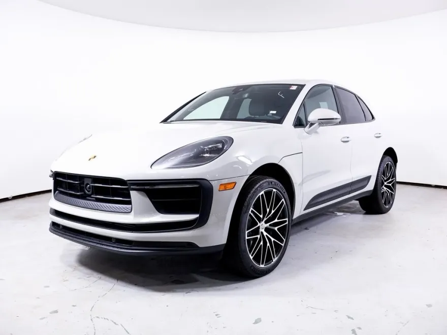2025 Porsche Macan T photo 1