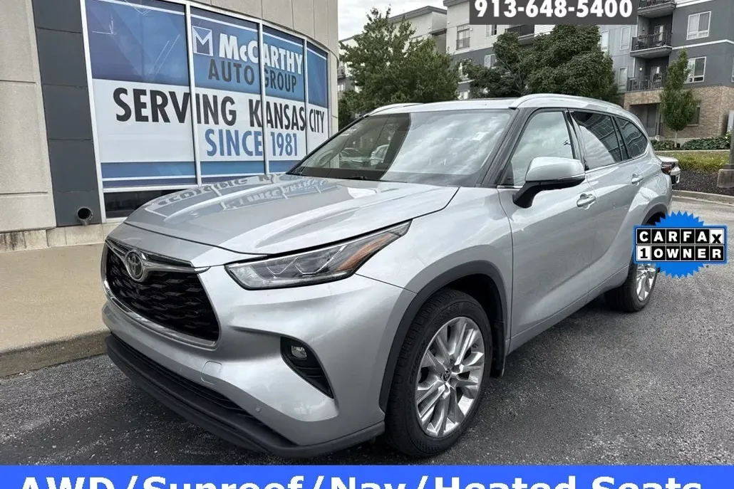 2022 Toyota Highlander Limited photo 1