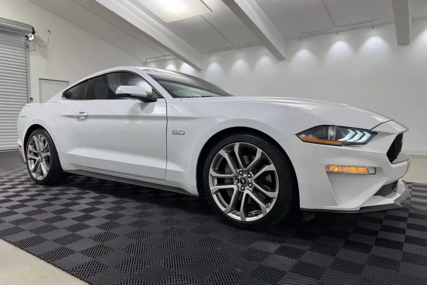 2018 Ford Mustang GT Premium photo 1