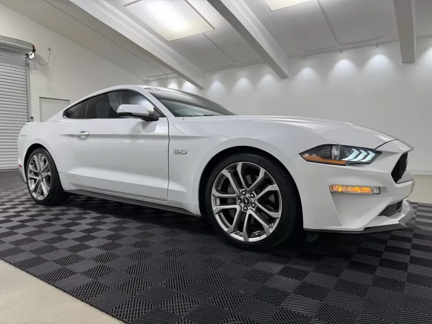 2018 Ford Mustang GT Premium photo 1