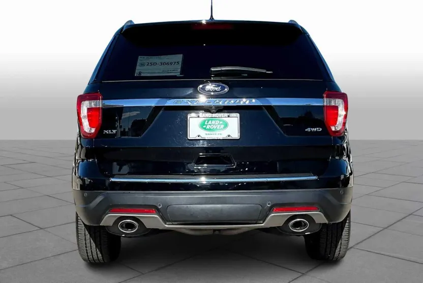 2018 Ford Explorer XLT photo 1