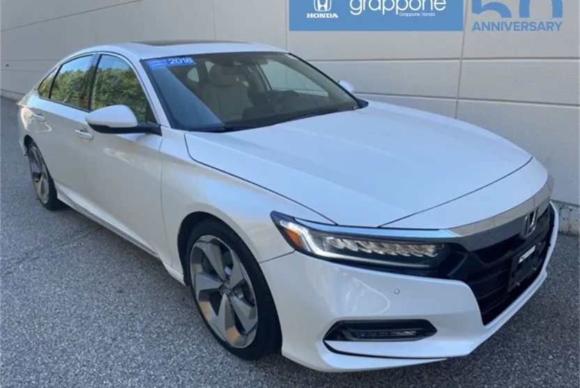 2018 Honda Accord Touring photo 1