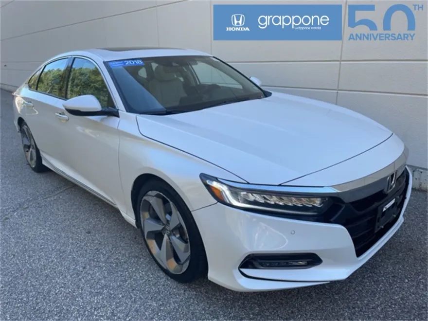 2018 Honda Accord Touring photo 1