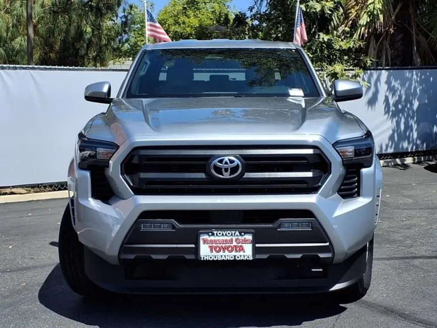 2025 Toyota Tacoma SR5 photo 1