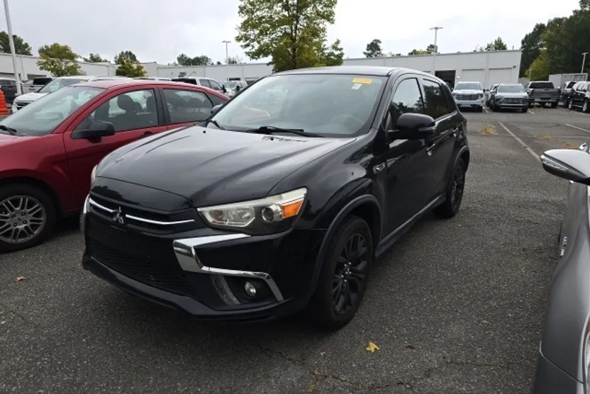2019 Mitsubishi Outlander Sport LE photo 1