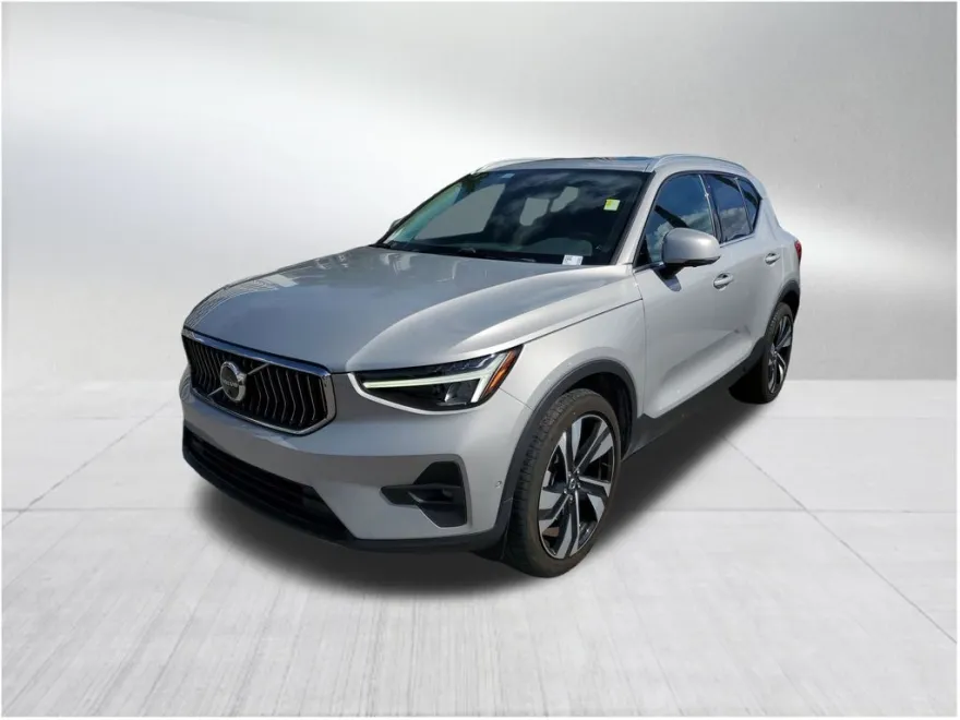 2023 Volvo XC40 AWD Ultimate photo 1