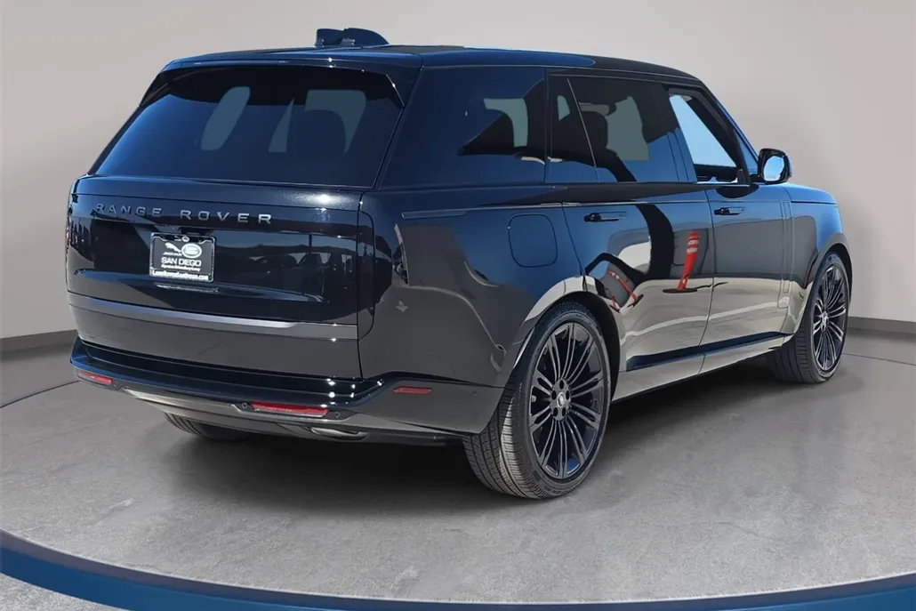 2025 Land Rover Range Rover SE photo 1