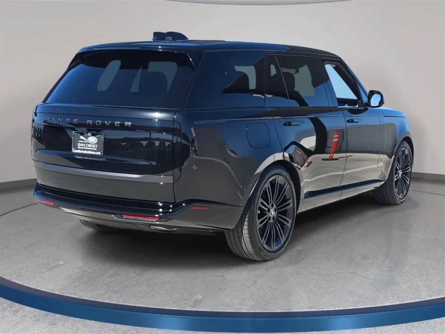 2025 Land Rover Range Rover SE photo 1