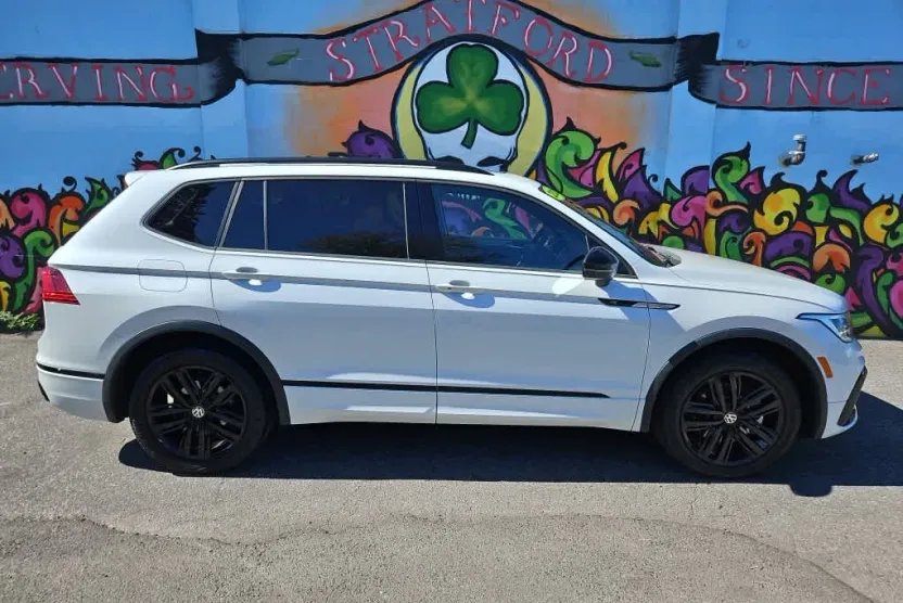 2022 Volkswagen Tiguan SE R-Line Black photo 1