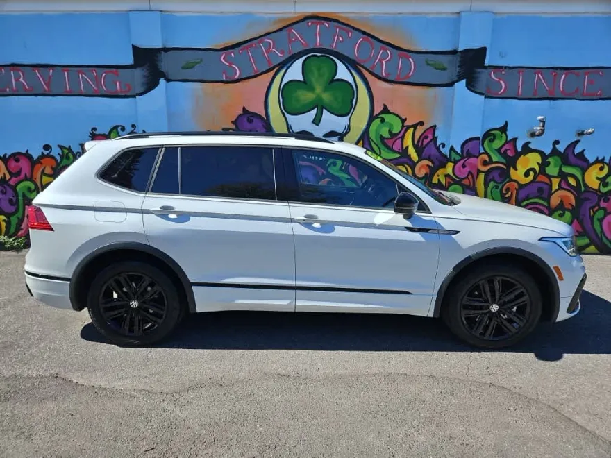 2022 Volkswagen Tiguan SE R-Line Black photo 1