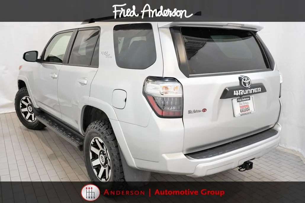 2024 Toyota 4Runner TRD Off-Road Premium photo 1