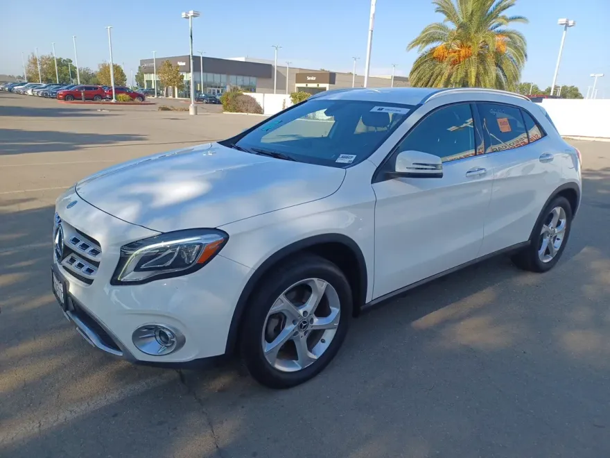 2020 Mercedes Benz GLA 250 4MATIC photo 1