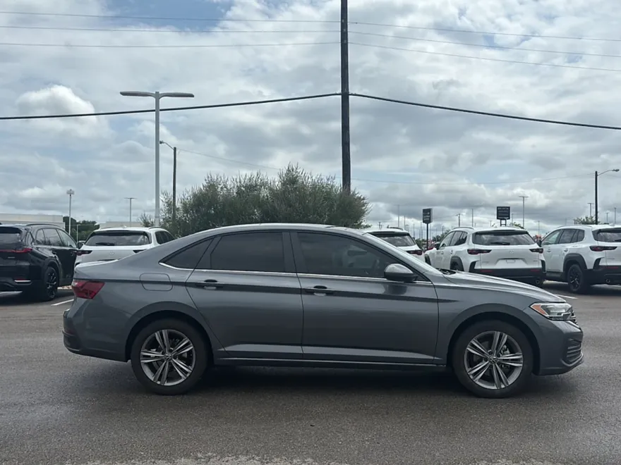 2023 Volkswagen Jetta 1.5T SE photo 1