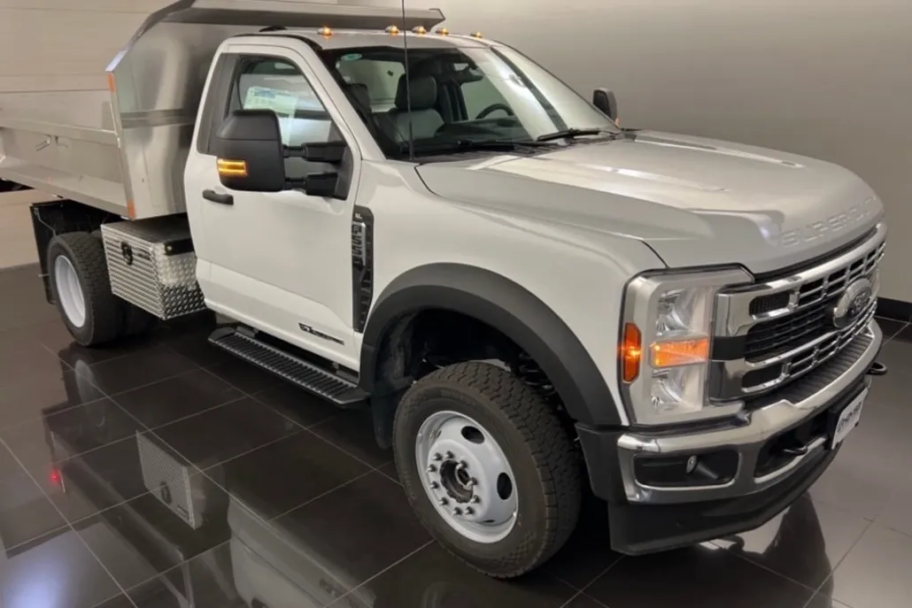 2025 Ford F-550 XL photo 1