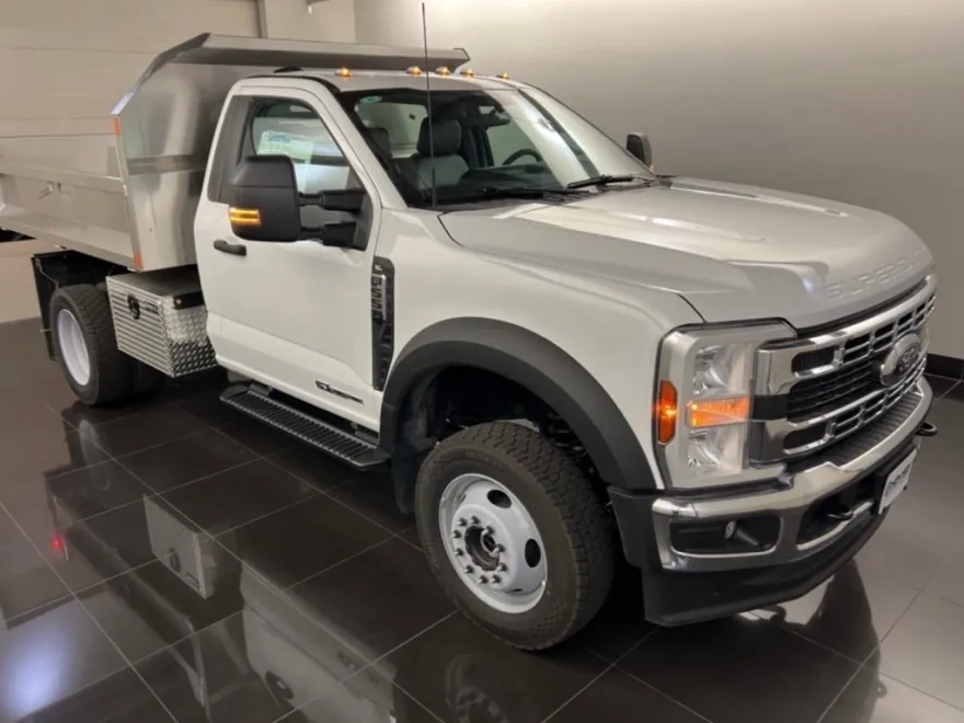 2025 Ford F-550 XL photo 1