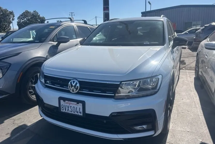 2021 Volkswagen Tiguan SE R-Line Black photo 1