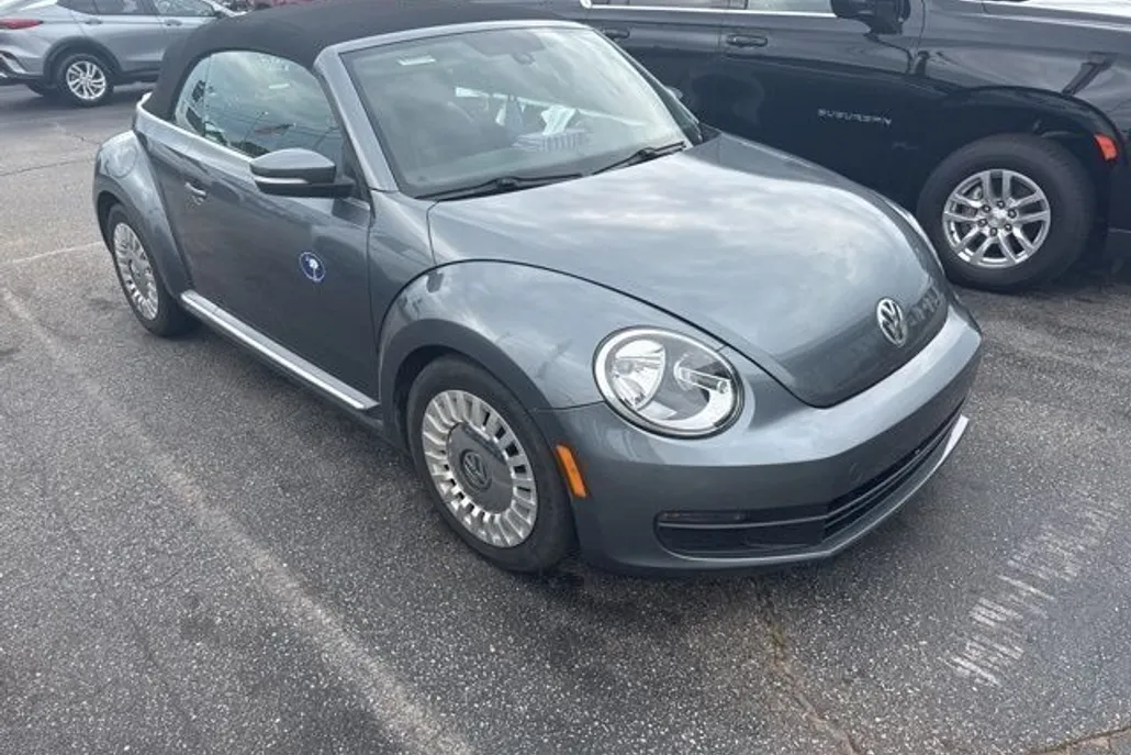 2016 Volkswagen Beetle 1.8T S photo 1