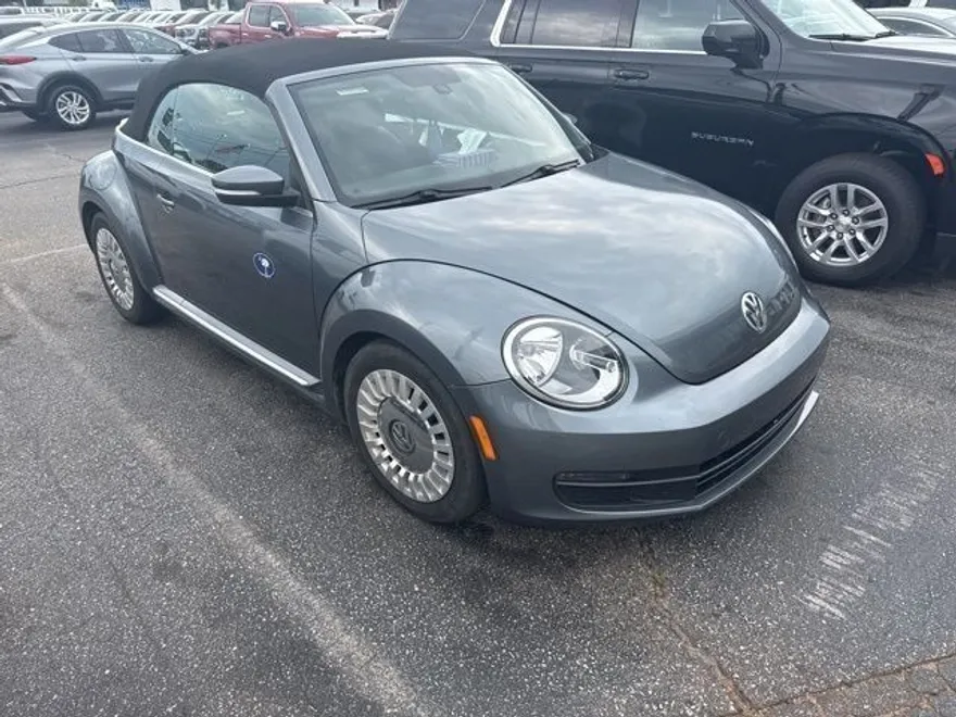 2016 Volkswagen Beetle 1.8T S photo 1