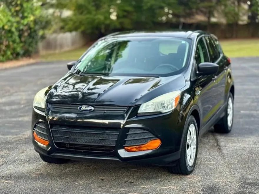 2014 Ford Escape S photo 1