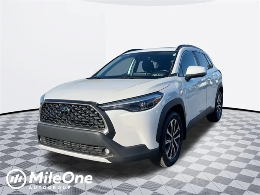 2022 Toyota Corolla Cross XLE photo 1