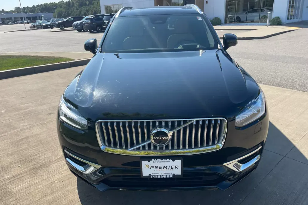 2024 Volvo XC90 T8 Ultimate photo 1