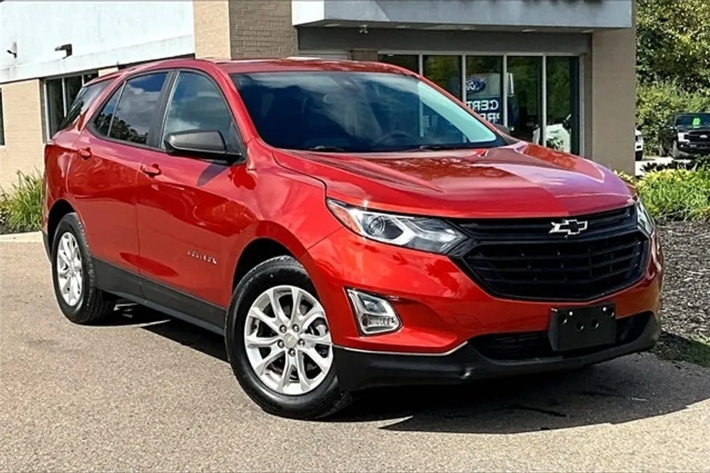 2020 Chevrolet Equinox LS photo 1