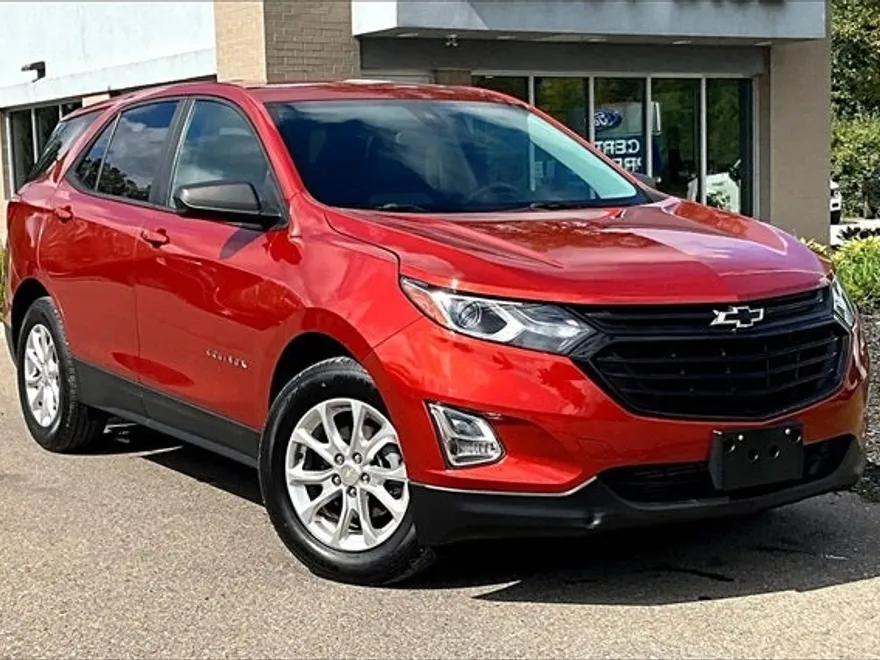 2020 Chevrolet Equinox LS photo 1