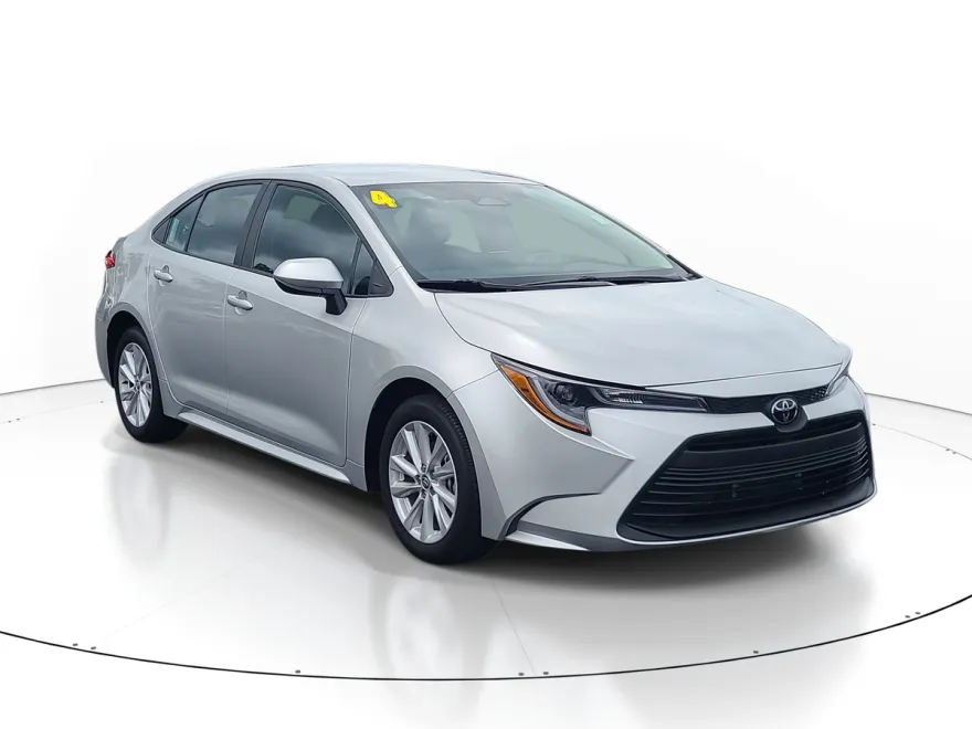 2024 Toyota Corolla LE photo 1