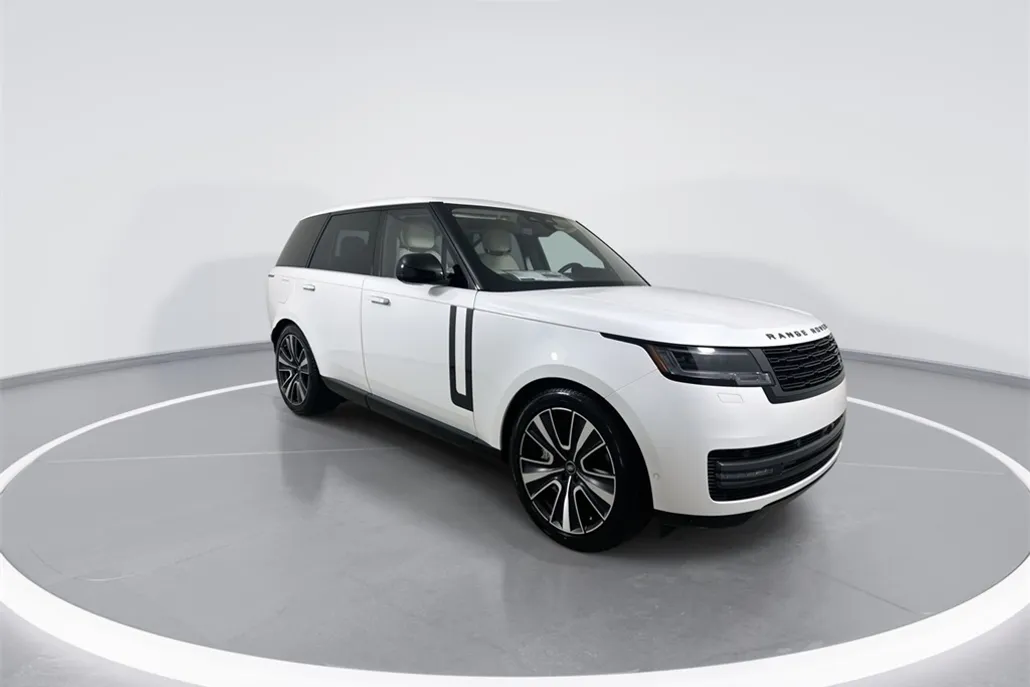 2025 Land Rover Range Rover SE photo 1