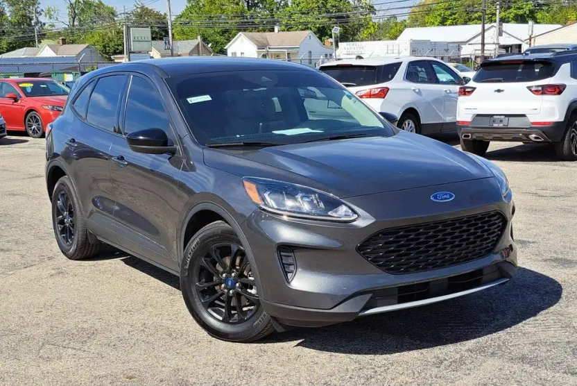 2020 Ford Escape SE photo 1