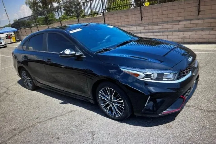 2024 Kia Forte GT-Line photo 1