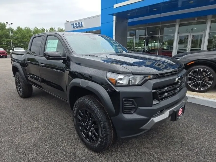 2026 Chevrolet Colorado Trail Boss photo 1