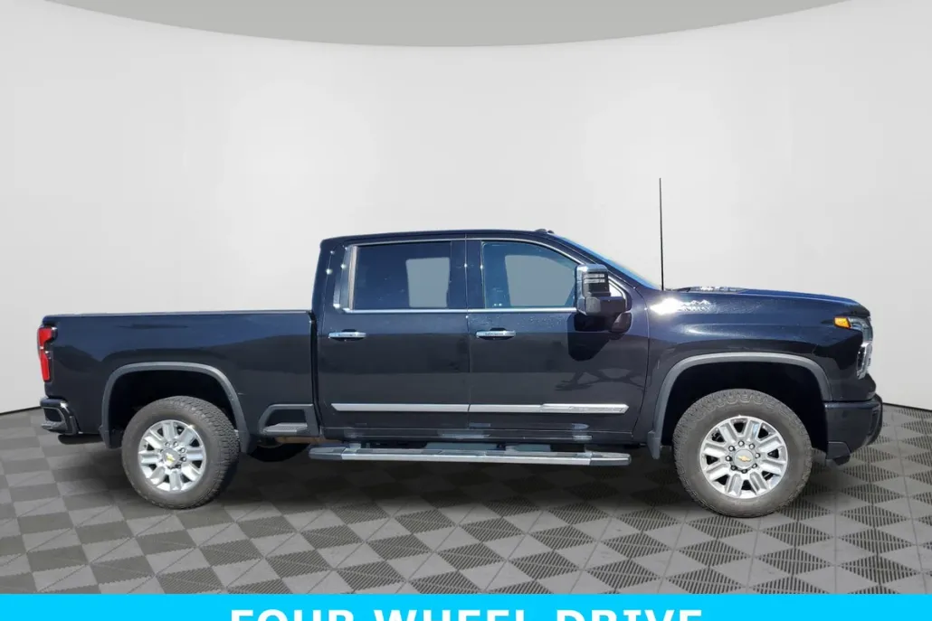 2024 Chevrolet Silverado 2500HD High Country photo 1