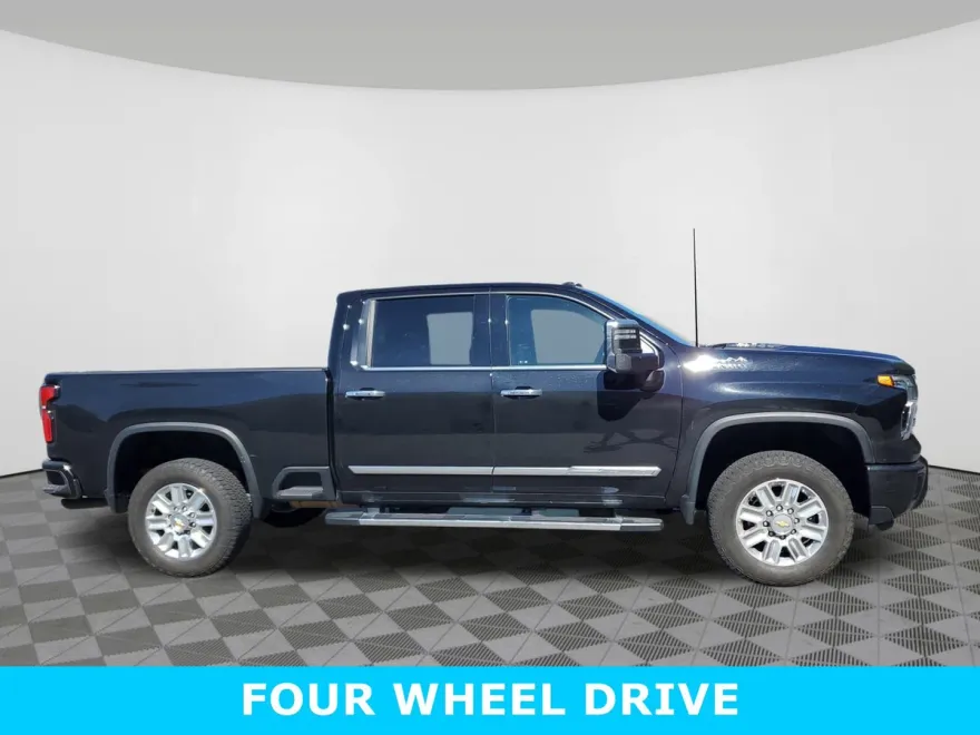 2024 Chevrolet Silverado 2500HD High Country photo 1