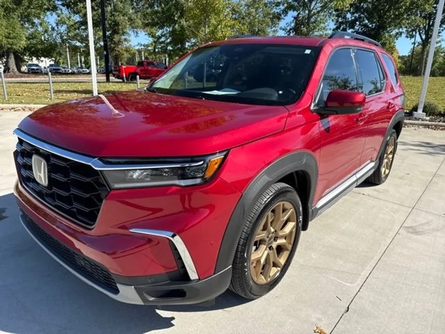 2024 Honda Pilot Touring photo 1