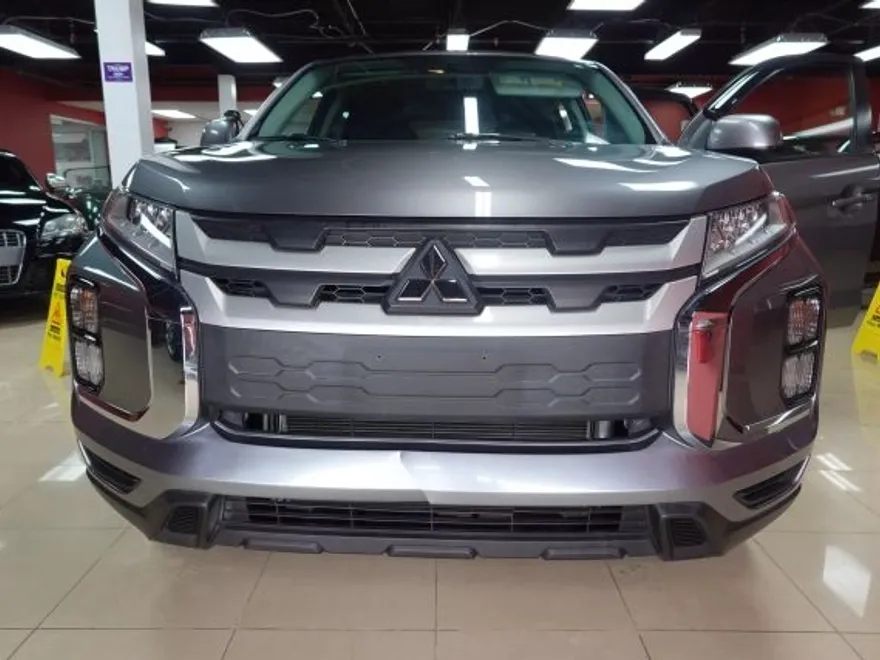 2020 Mitsubishi Outlander Sport SE photo 1