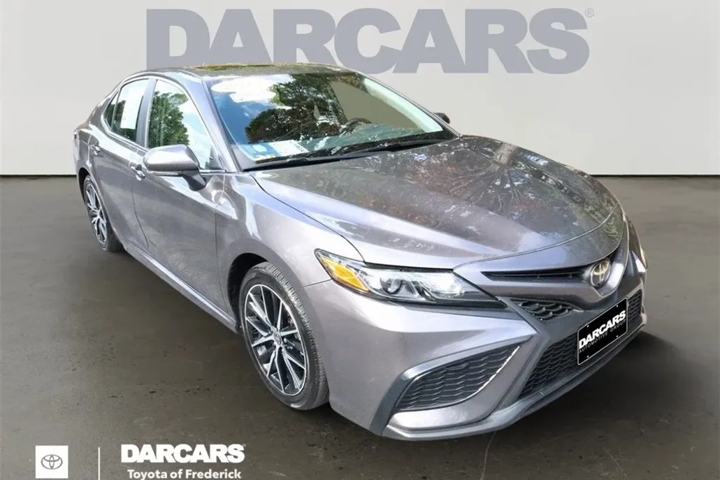 2023 Toyota Camry SE photo 1