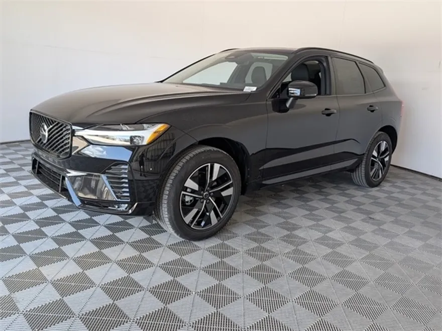 2026 Volvo XC60 B5 Core photo 1