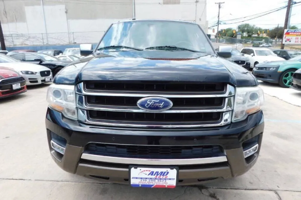 2016 Ford Expedition XLT photo 1