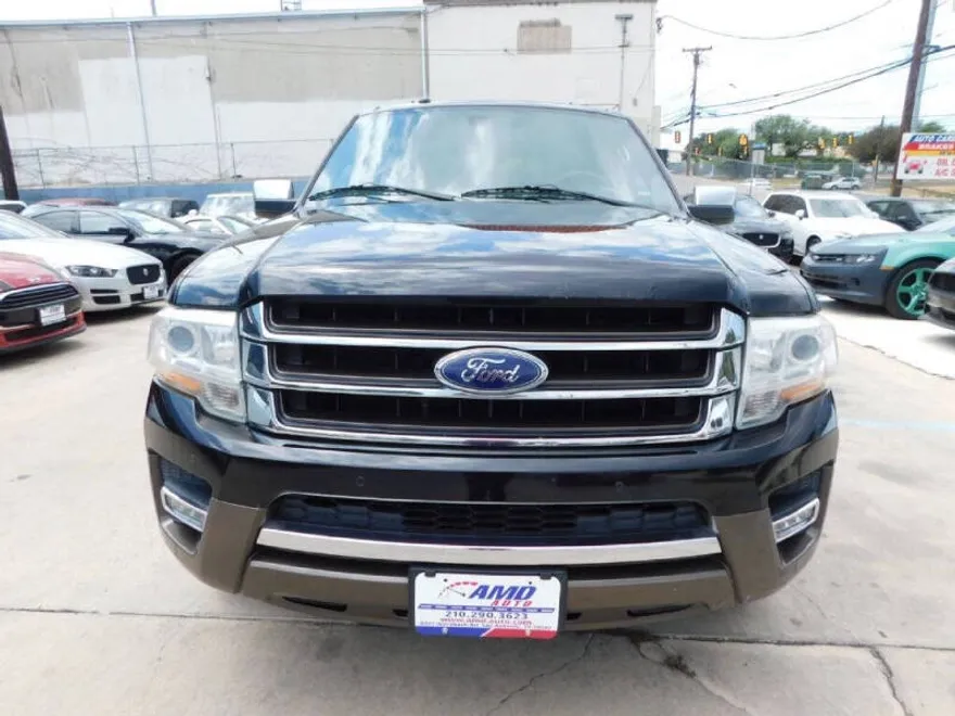 2016 Ford Expedition XLT photo 1