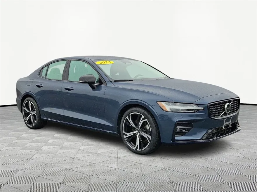 2025 Volvo S60 B5 Core photo 1