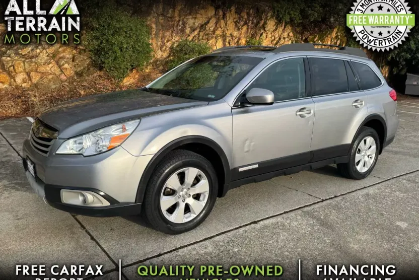 2011 Subaru Outback 2.5i Limited photo 1