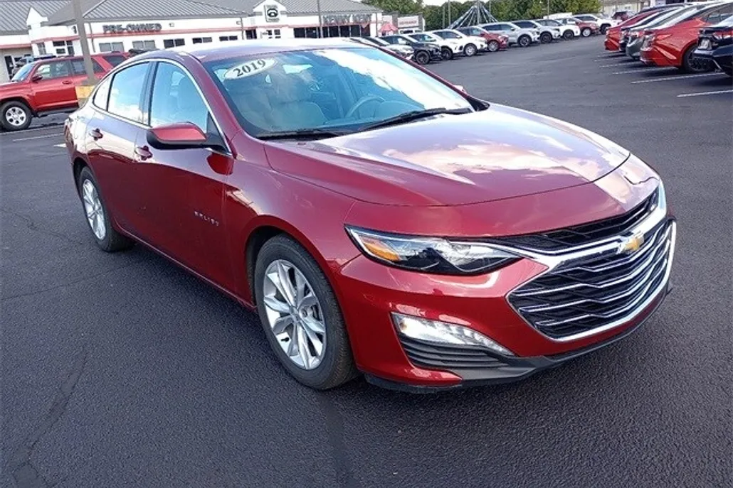 2019 Chevrolet Malibu 1LT photo 1