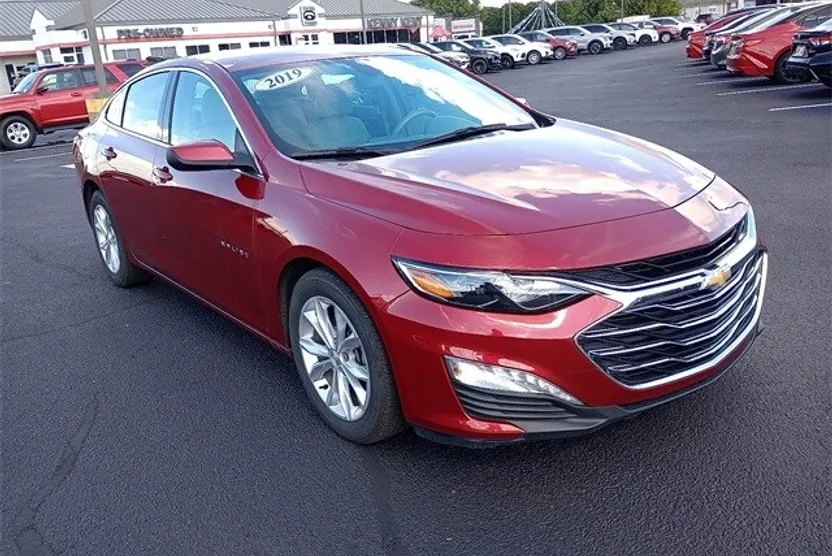 2019 Chevrolet Malibu 1LT photo 1